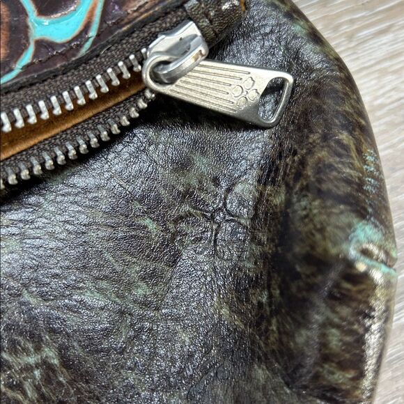 Patricia Nash Embossed Leather Wristlet Clutch - Picture 6 of 7